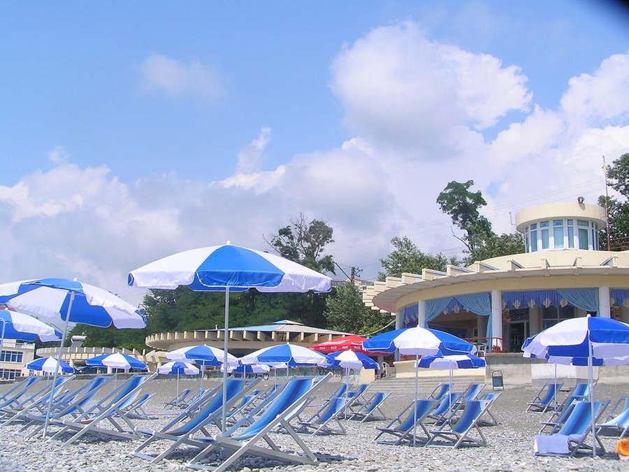 Территория санатория «Ивушка» в реликтовой зелени